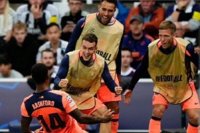 多米棋牌 -包含赛后纽卡斯尔复出首秀：足总杯节点到来，气氛紧张，球探报告显示潜力的词条